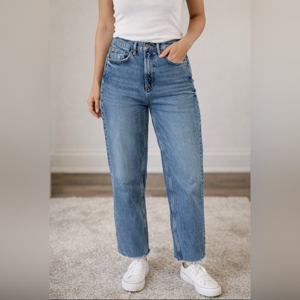 Zara Women's Straight Leg Blue Jeans